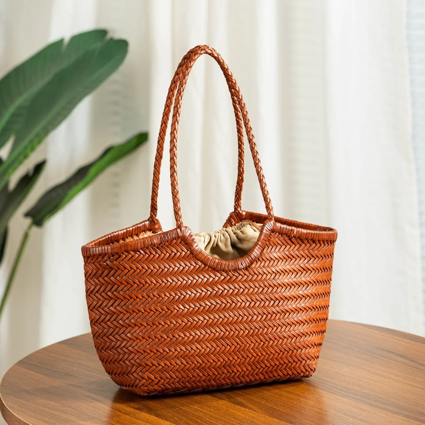 Bolso tote Bianca de piel tejida a mano