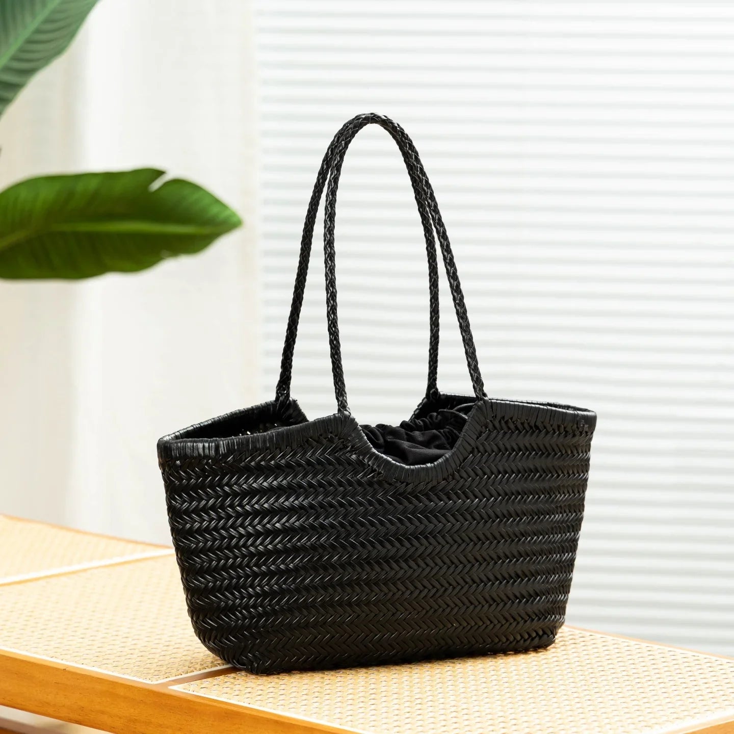 Bolso tote Bianca de piel tejida a mano