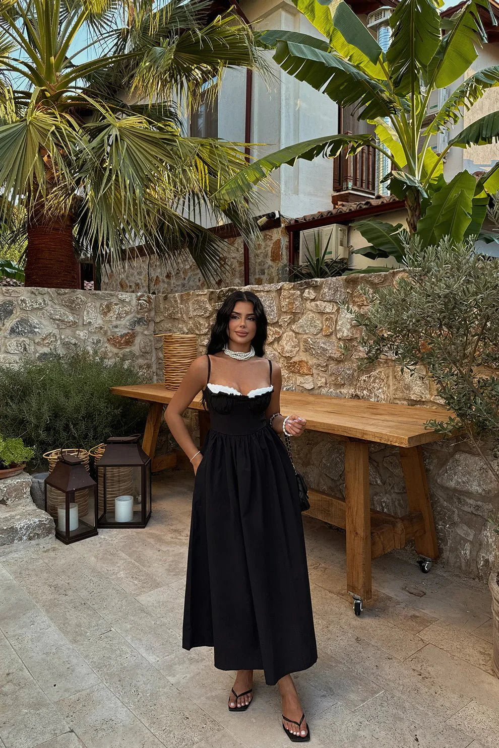 Vestido midi Alecto plisado de tirantes finos