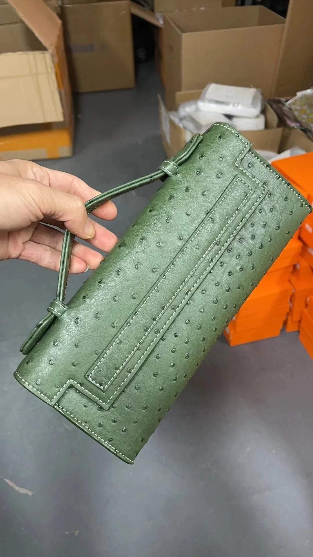 Clutch Bianca con relieve