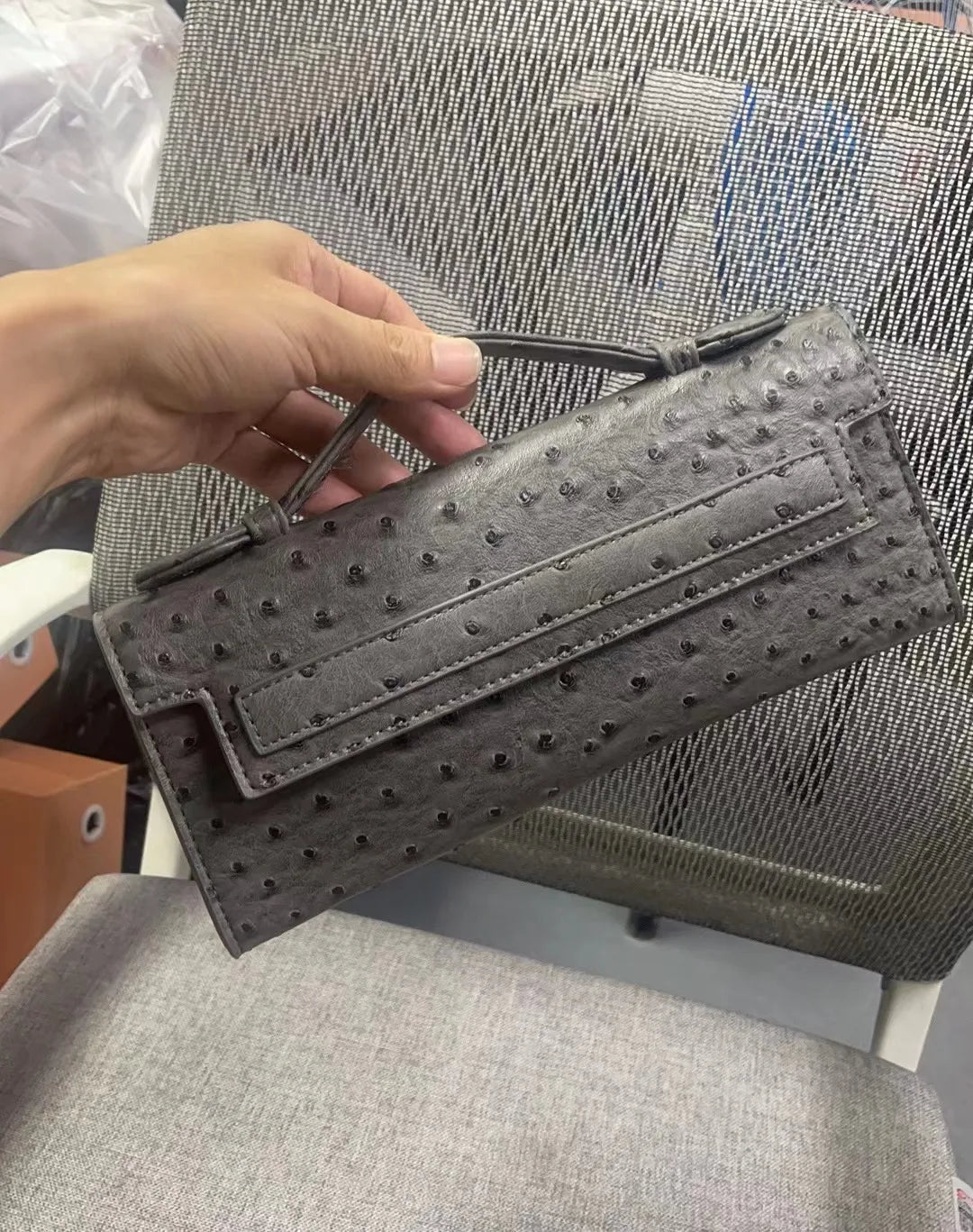 Clutch Bianca con relieve